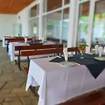 централ Hotel 2*