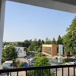 централ Hotel 2*