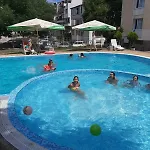 централ Hotel 2*
