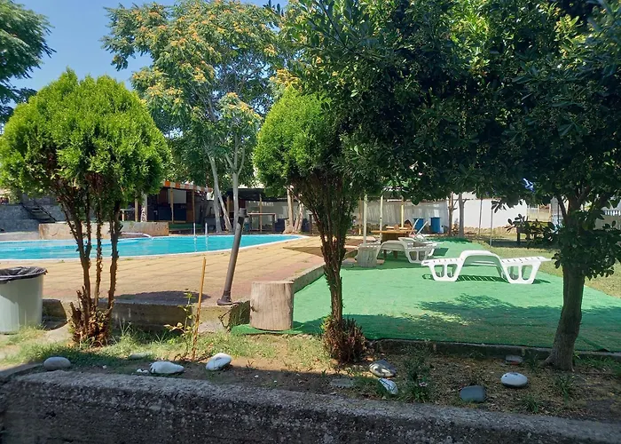 централ Hotel 2*