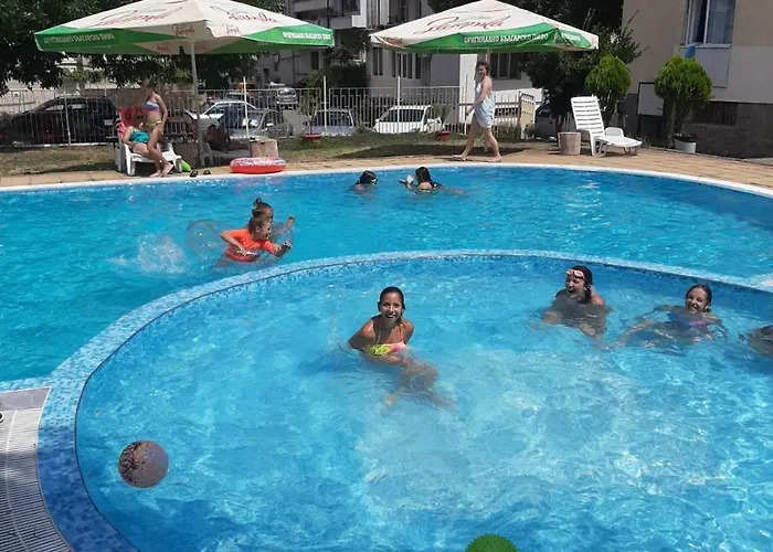 централ Hotel 2*